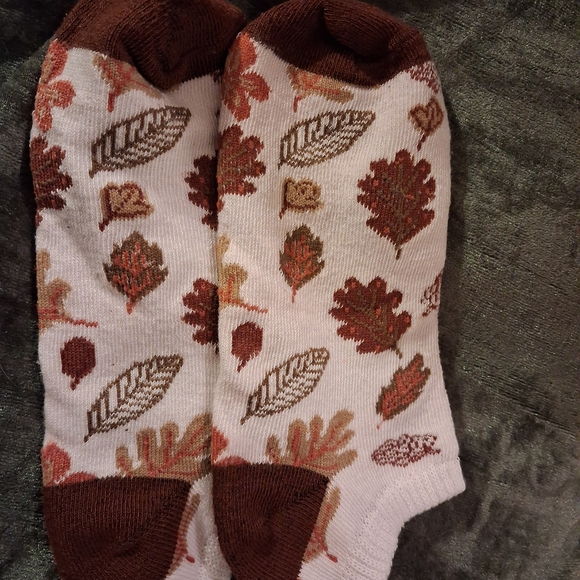 Accessories - Autumn Leaf Patterned Ladies Socks